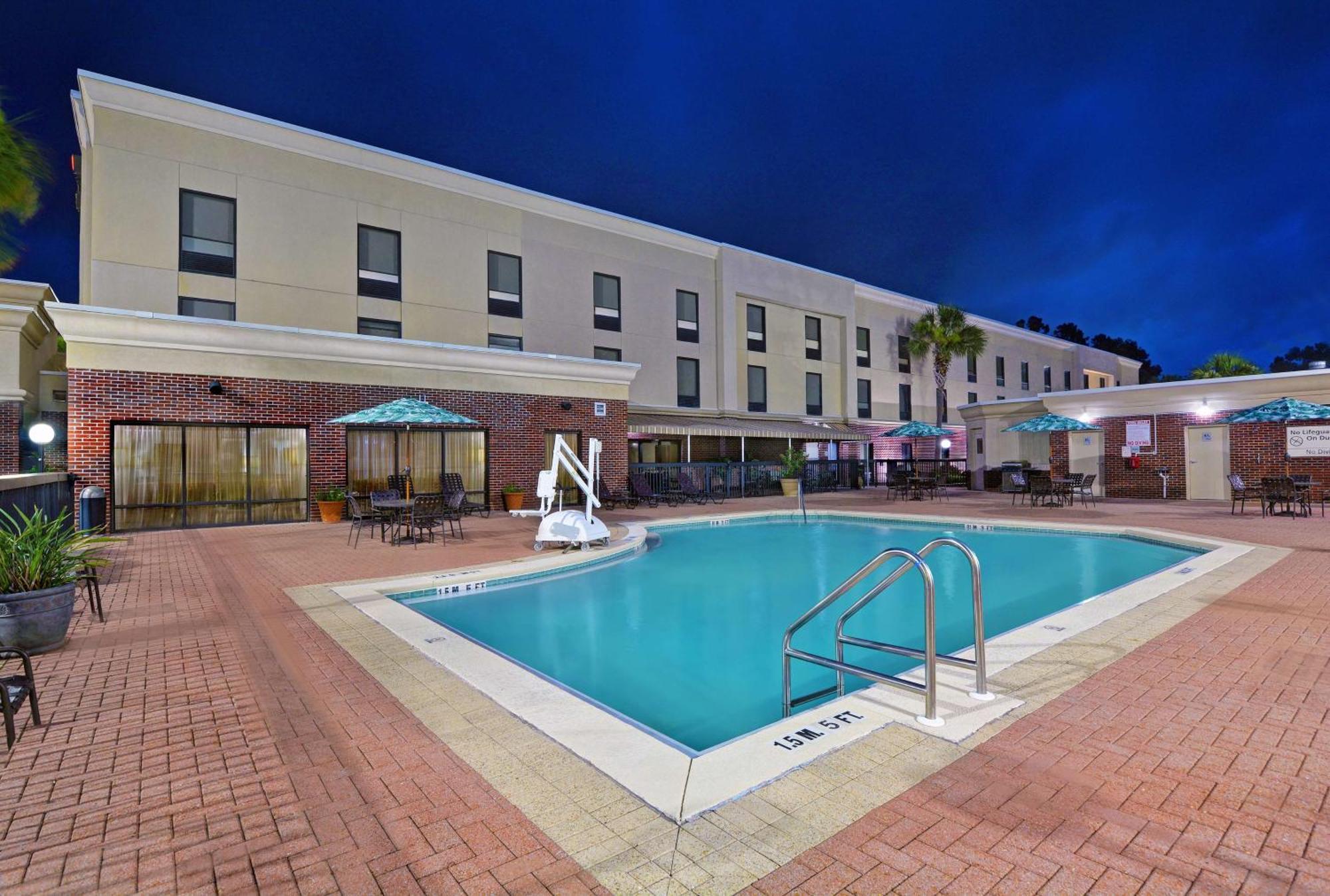 Hampton Inn By Hilton Panama City Beach Exterior photo